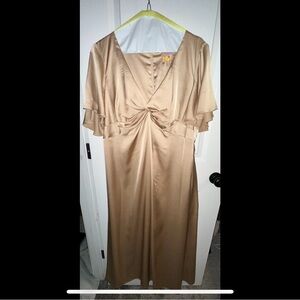 Champagne Show Me Your Mumu Rome Twist Gown